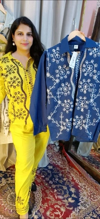 KD18  5660  Mul Cotton  Embroidery cord set 
Both side pocket 
  - Yellow, S-36