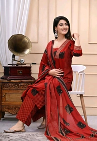 LCW 5700  Name: Women Fashionable Printed Hand Work  Cotton Rayon Kurti With Malmal Dupatta and Pant Set  - XL-42