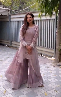 DSS 5701 BEAUTIFUL FOX GEORGETTE  SARARRA
SOFT NET  EMBROIDERY DUBAL SIQUNCE WORK - L-40