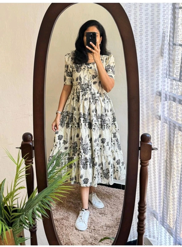 LCW 5762 New look  stylish and walk in comfort Cotton 
Middi Gown With Puff Sleeve  - White, M-38