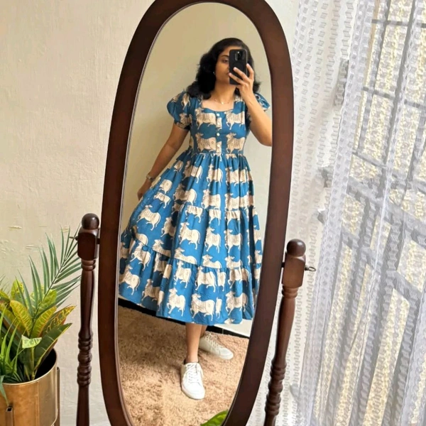 LCW 5762 New look  stylish and walk in comfort Cotton 
Middi Gown With Puff Sleeve  - Blue, L-40