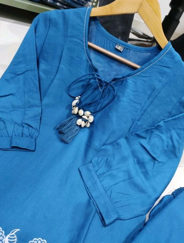 SF2 5033 *beautiful embroidery fabric Rayon Kurti Paint - XL-42