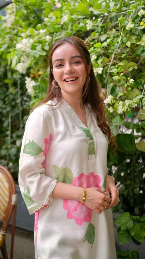 SF2 5042  New Floral  Kurta Pant set  lace Work  comfortable  and classy🥰 - XL-42