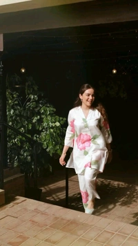SF2 5042  New Floral  Kurta Pant set  lace Work  comfortable  and classy🥰 - XL-42