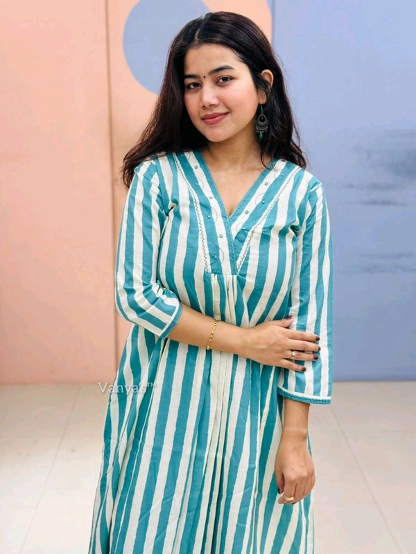 SF2 5379  Lovely bright color For  lightweight dress  Rayon A-Line stripe printed kurti With Pant  - Pelorous, L-40