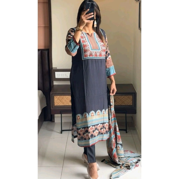 SF3 5398  Muslin suit, featuring a mesmerizing Digital print.  - M-38