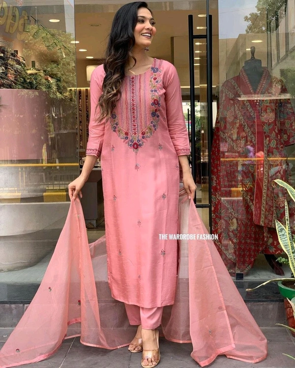 SF3 5402  designers. Wear  Beautiful Heavy Chanderi Silk  designer wear kurti pant and duppta  with embroidery work   - M-38