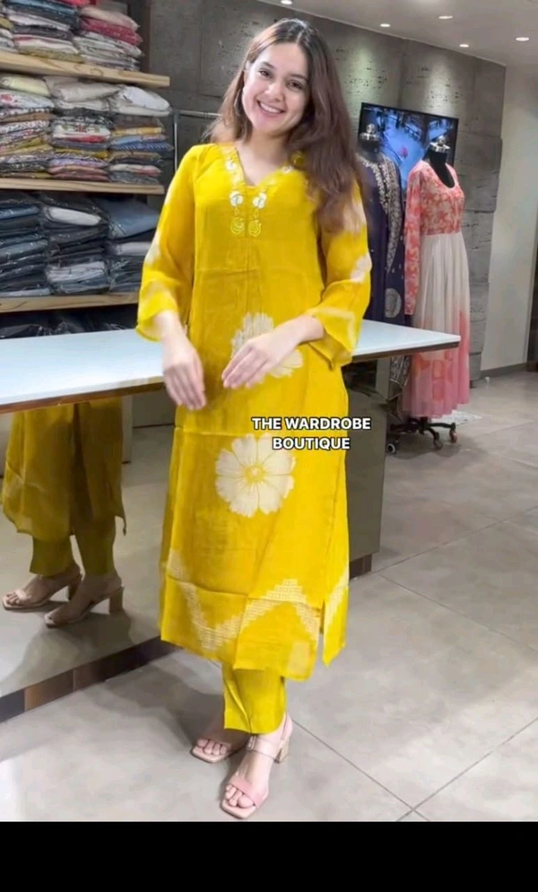 SF3  5511  Very Beautiful Flower Print  Design for Gorgeous   Malmal Dupatta  - Yellow, XL-42