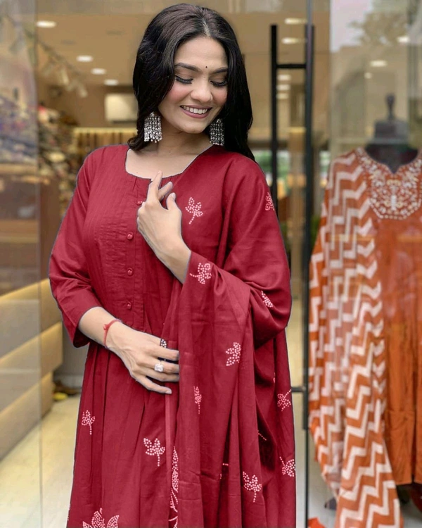 SF3  5519  Latest launch a pintex Pure Cotton Set discharge print kurti with pant and mulmul printed dupatta - Red, L-40
