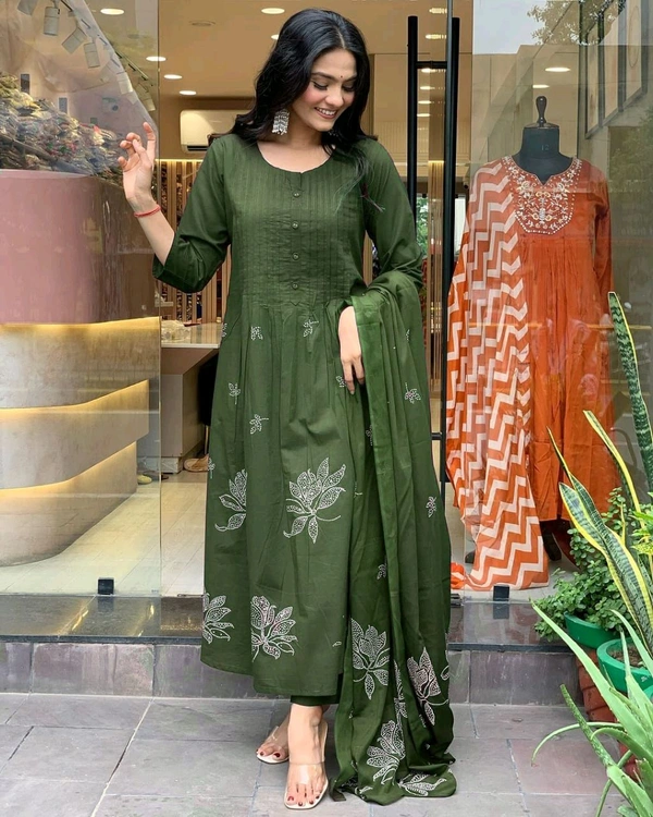 SF3  5519  Latest launch a pintex Pure Cotton Set discharge print kurti with pant and mulmul printed dupatta - Green, 2XL-44