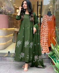 SF3  5519  Latest launch a pintex Pure Cotton Set discharge print kurti with pant and mulmul printed dupatta - Green, 2XL-44
