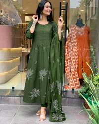 SF3  5519  Latest launch a pintex Pure Cotton Set discharge print kurti with pant and mulmul printed dupatta - Green, 2XL-44