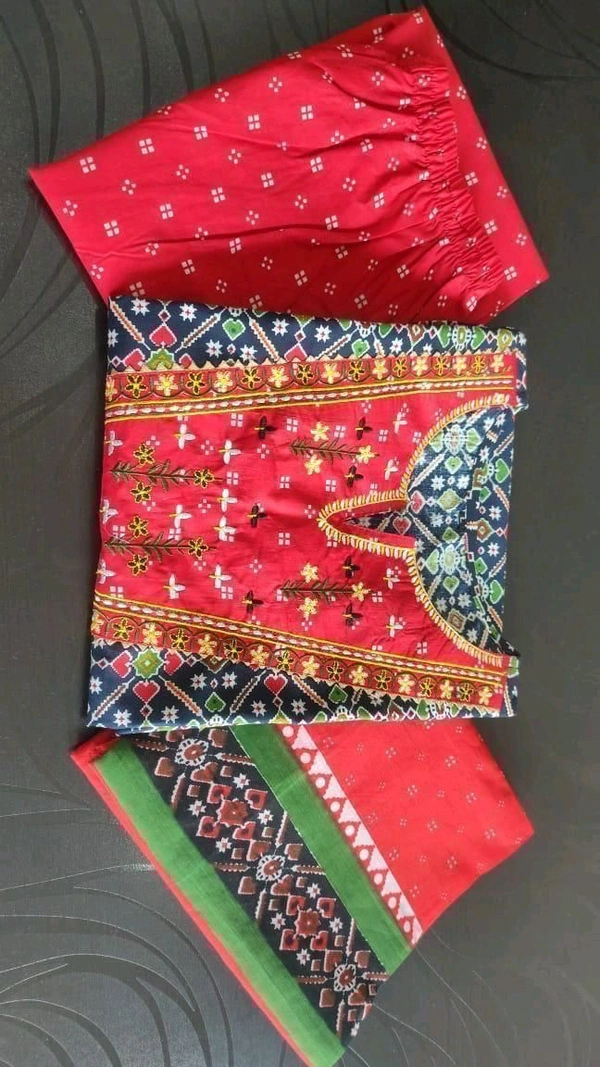 SF2  5526 CLASSY HEAVY ZARI EMBROIDERED YOKE PURE PATOLA PRINT RAYON PANTS  KURTI - XL-42