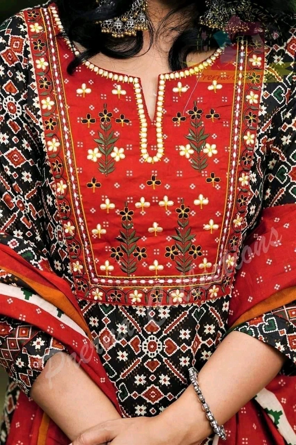 SF2  5526 CLASSY HEAVY ZARI EMBROIDERED YOKE PURE PATOLA PRINT RAYON PANTS  KURTI - 2XL-44