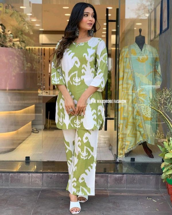 SF2  5543 NEW LONCH RAYON  Cotton Kurta Pant Set  Beautiful design - Green, 2XL-44