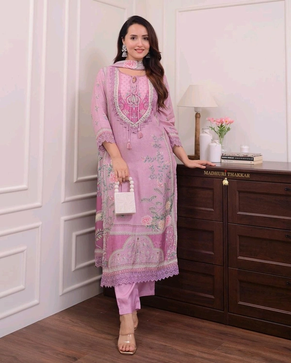 SF3  5582 NEW COLLECTION PATTERN *Ivory Pakistani Suits made from Pure Muslin fabric with digital prints  - 2XL-44