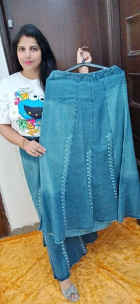 KD18  5626 Long skirt 
Fabric denim cotton 
Elastic on back waist 
 - 30