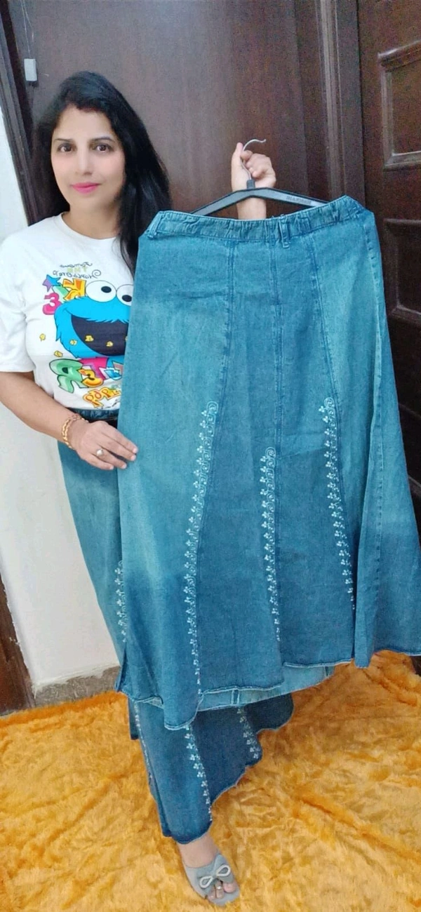 KD18  5626 Long skirt 
Fabric denim cotton 
Elastic on back waist 
 - 40