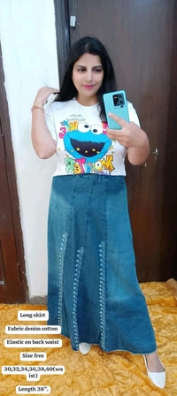 KD18  5626 Long skirt 
Fabric denim cotton 
Elastic on back waist 
 - 40