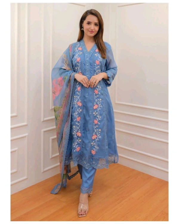 SF5  5629 ✅*NEW  PARTY WEAR TOP AND PLAZZO. WITH FANCY DUPPATA AND EMBROIDERY
 HAVY CHINON  SILK WITH DIGITAL PRINT  - 3XL-46