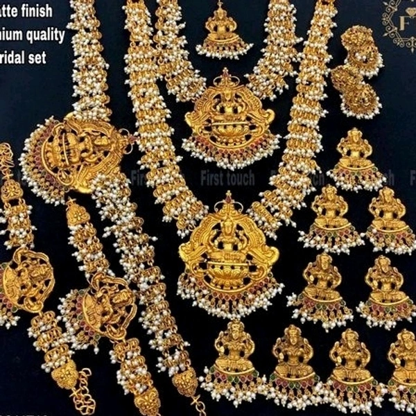 Full Bridal Set Matte Finish Along With Hair Accessories Many Designs Available Cod Available
