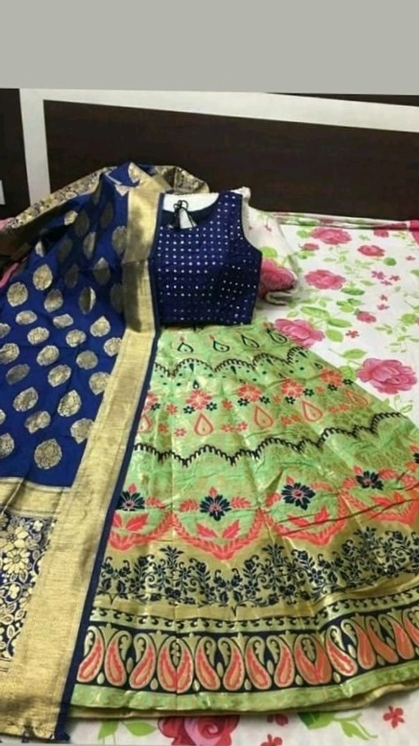 100% pure silk banarasi lehenga choli,Semi stitched lehenga, Design printed with zari on lehenga, blouse, duppatta Fully stitched blouse Duppatta with contrast borderLehenga waiste size:36 , length :42, Duppatta length :2.5m COD Available