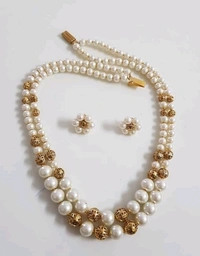 Trendy Pearls Necklace Set 