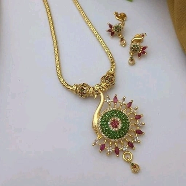 Micro plating Set,Copper Metal,American diamonds used in the locket and ear rings, pearls in hanging