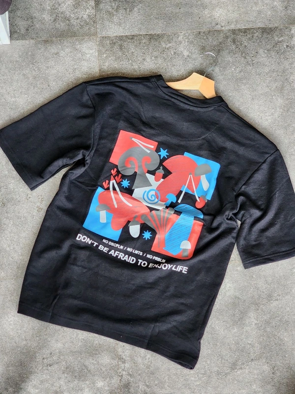 Premium 5-Sleeve T-Shirt – Comfort Fit, Limited Time Offer – Buy Now! - M