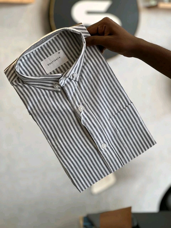 Old Money Premium Shirt  - L