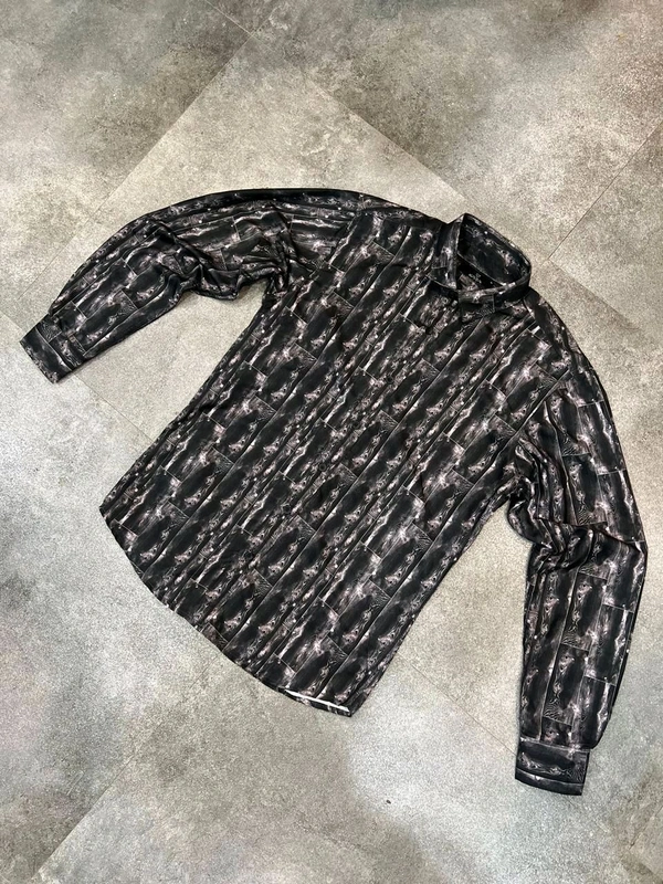  Premium Quality printed shirts - M
