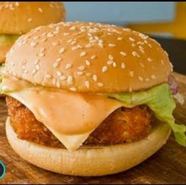 Crunchy Spl. Paneer Cheese Burger 