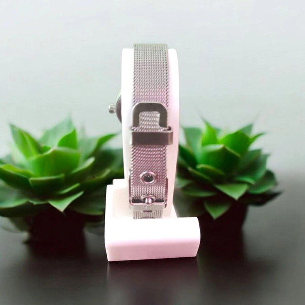 Skb New Designer Metal Hand Watch