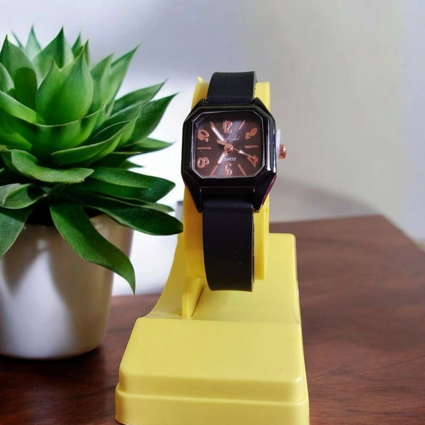Skb Girls Hand watch
