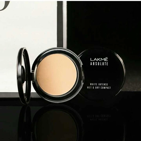 Lakmé Absolute White Intense Wet & Dry Compact, Golden Medium 03, Long Lasting With Spf, 9 g