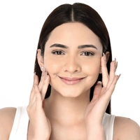 Mamaearth Glow Serum Foundation Mini Tube - 03 Nude Glow (18ml)