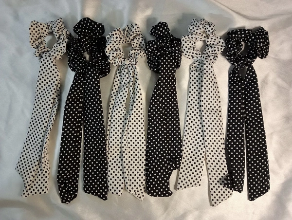 PRINTED SCRUNCHIE TAILS - White