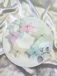 CLEAR BUTTERFLY CLUTCHES - Snowy Mint