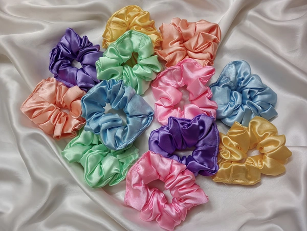 PASTEL SATIN SCRUNCHIES  - Pink