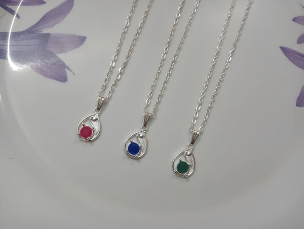 PENDANT CHAINS - Japanese Laurel