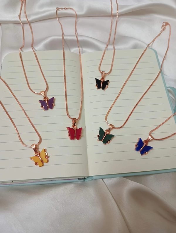 BUTTERFLY PENDANT NECKLACE  - yellow