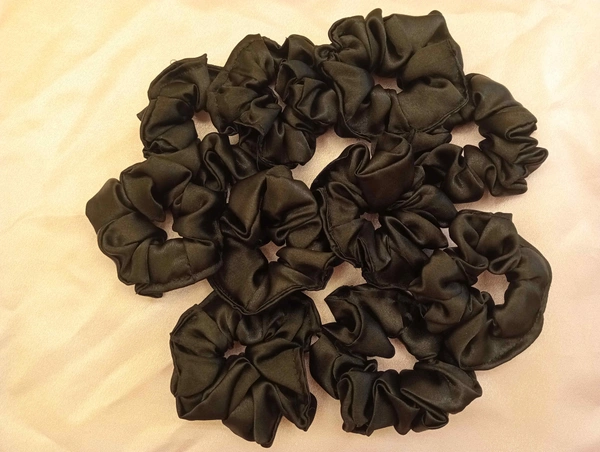 BLACK SCRUNCHIES  - Black