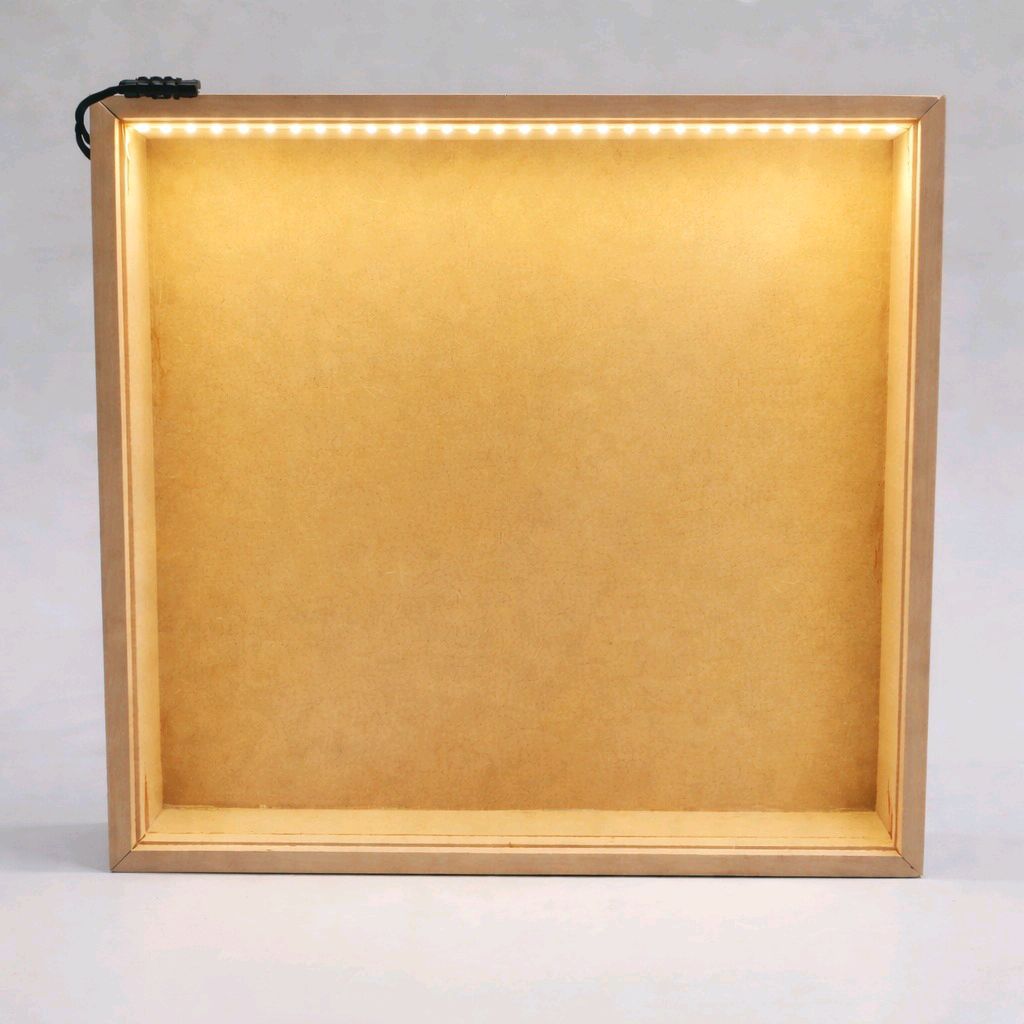 Shadow box -