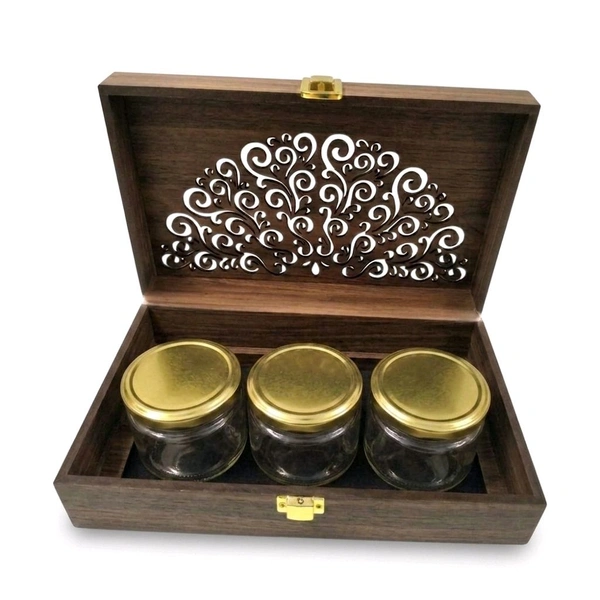 Pre Lam Gift Box With 3 Jar - 50 pieces