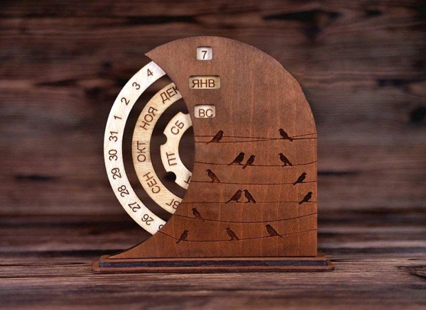 Wooden Perpetual Calendar Office Desktop