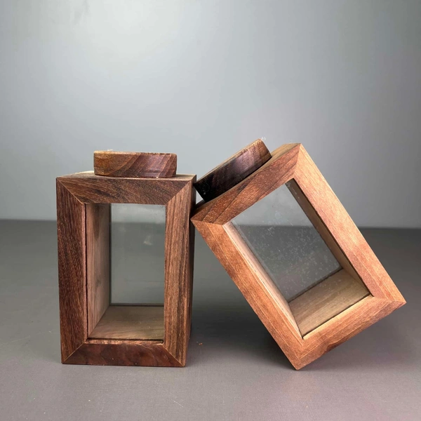 Wood spice container