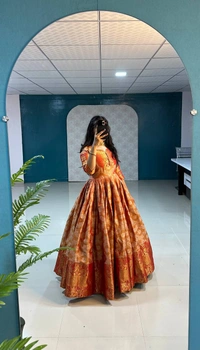 Vaanam - Flush Orange, M-38