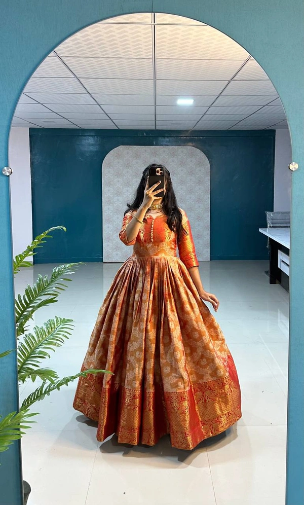Vaanam - Flush Orange, M-38