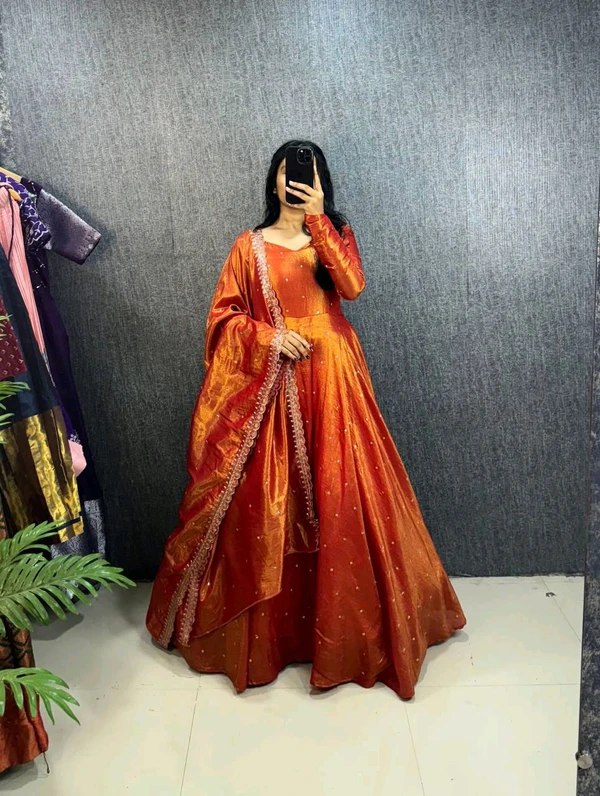 Tissu Gown 