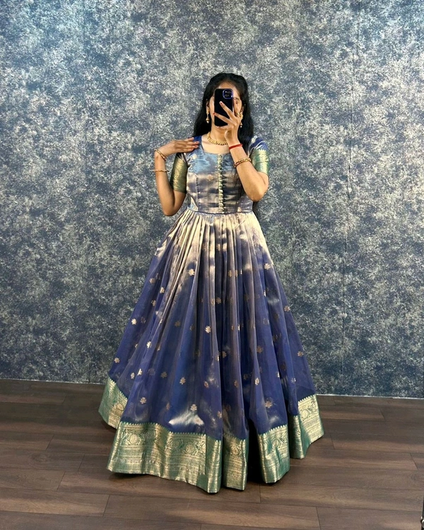 Dariya  - Moody Blue, M-38